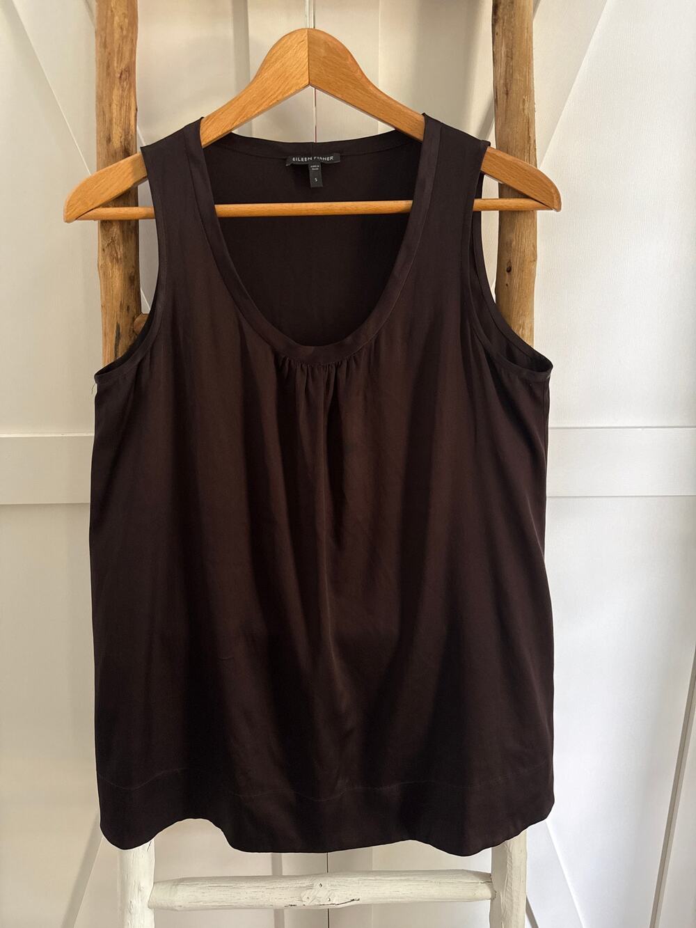 Eileen Fisher Sleeveless Top Brown Silk Spandex Scoop Neck Pleated Front Small